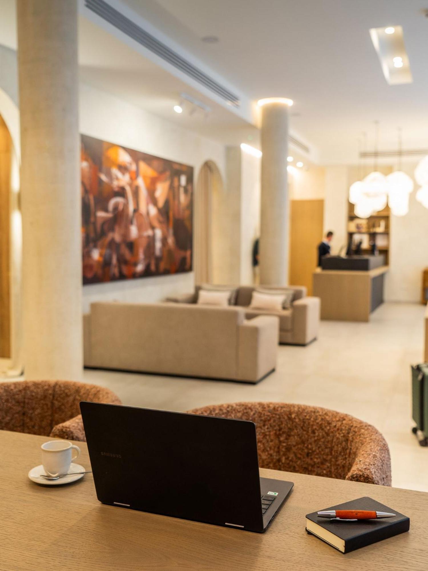 Hotel Well And Come מאלגה מראה חיצוני תמונה